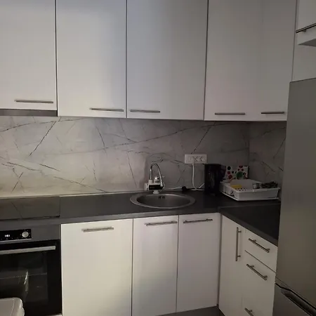Center Luxury Daisy Apartamento *